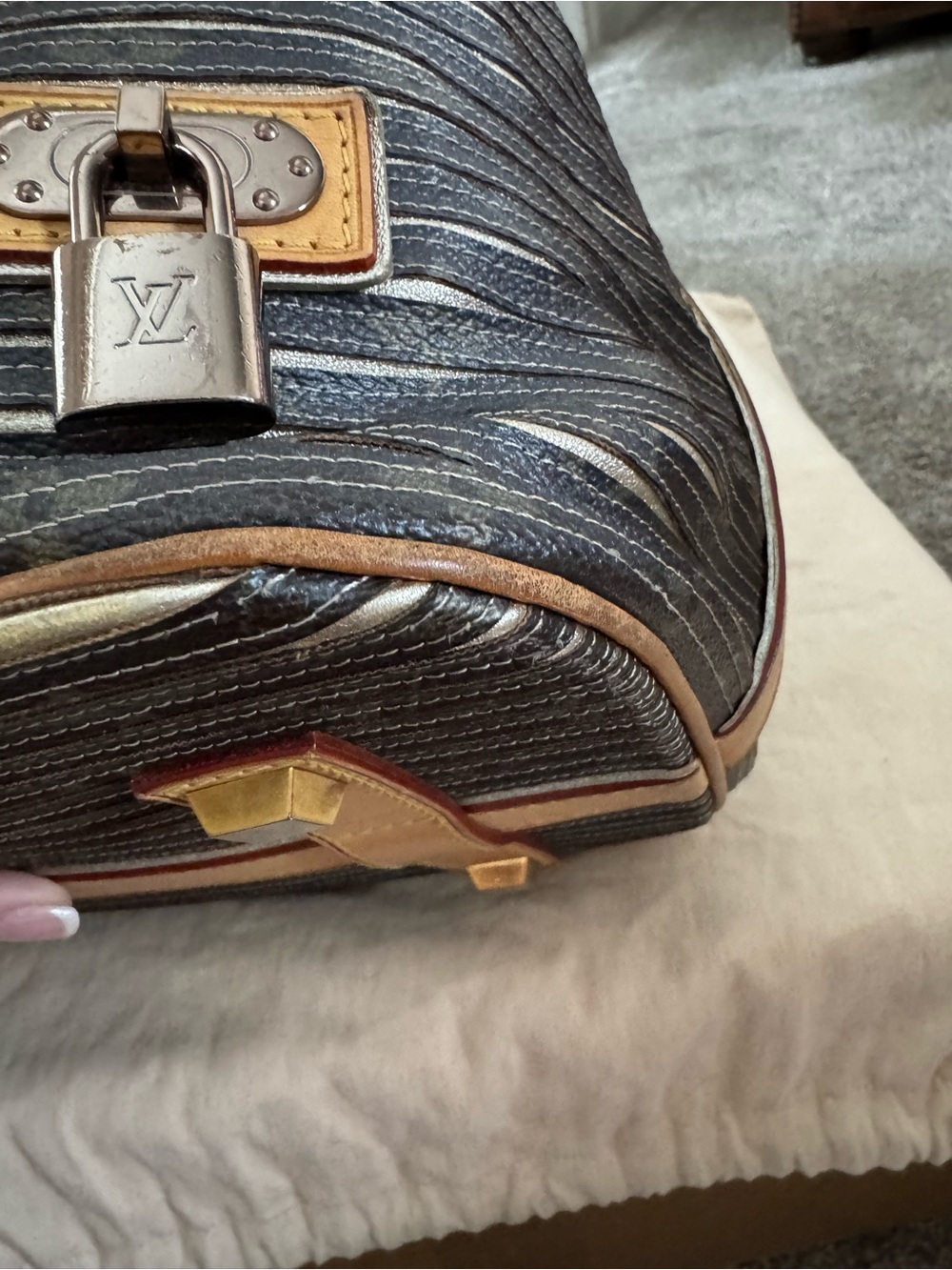 Louis Vuitton Eden Neo bag limited edition 2010 - Picture 13 of 15